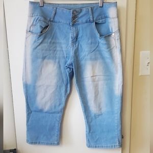 Capri denim light wash jeans size 14